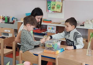 Dzieci z Ukrainy poznają nasze gry stolikowe